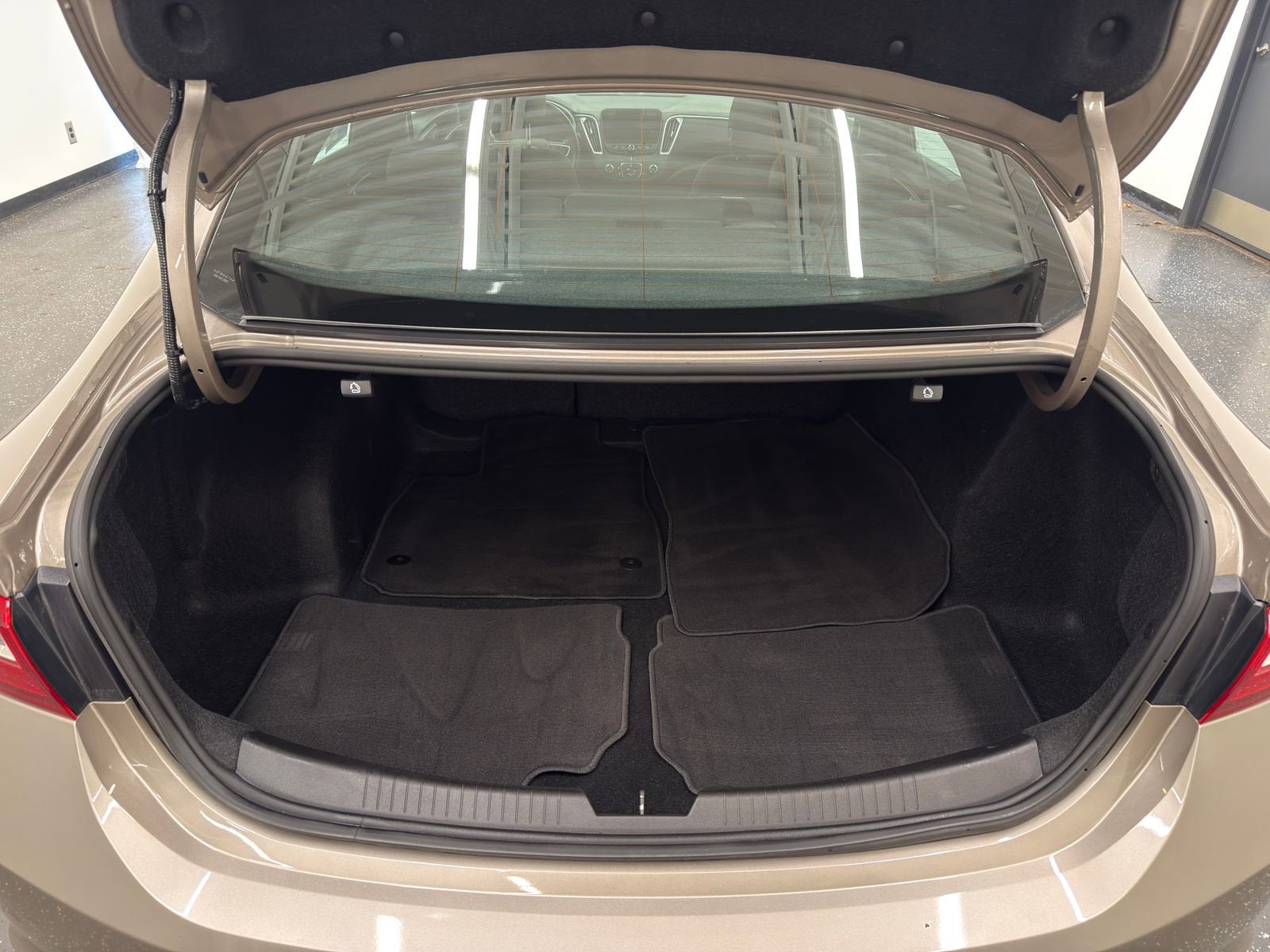 2022 Chevrolet Malibu LS