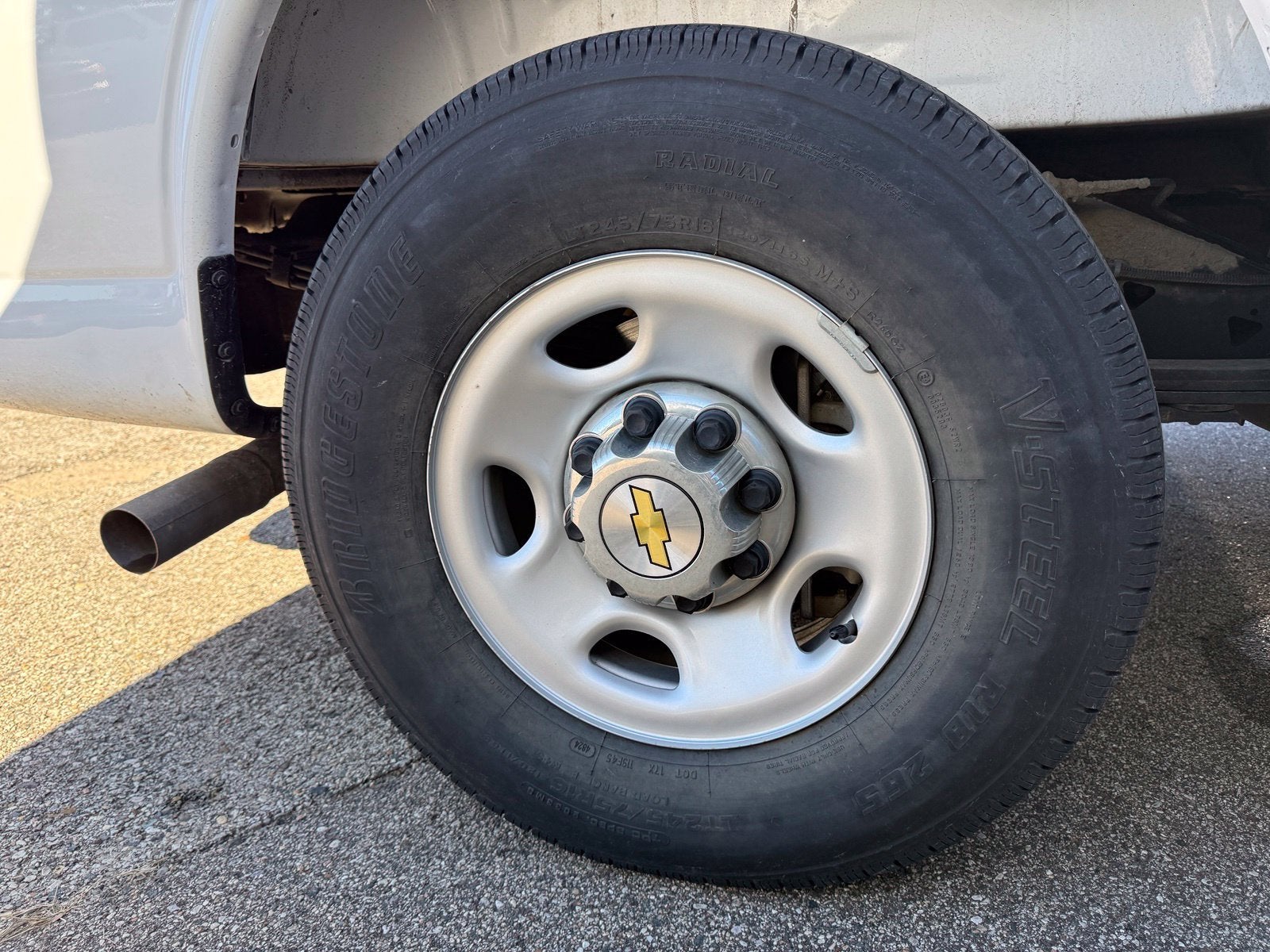 2025 Chevrolet Express Passenger 1LT