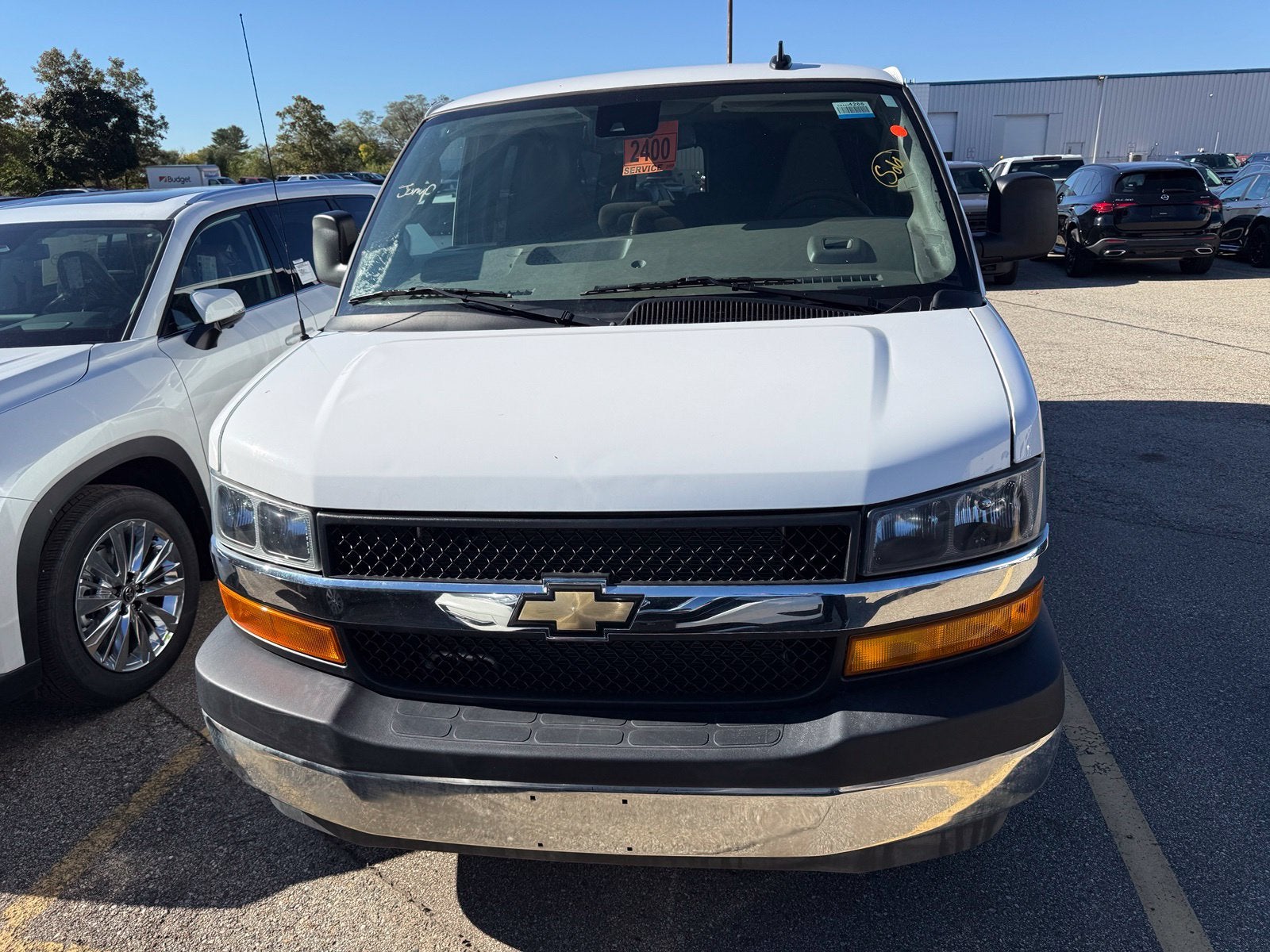 2025 Chevrolet Express Passenger 1LT