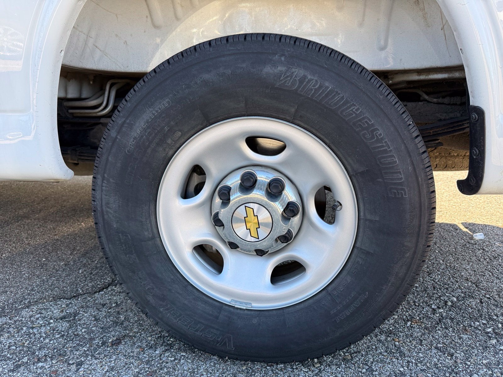 2025 Chevrolet Express Passenger 1LT