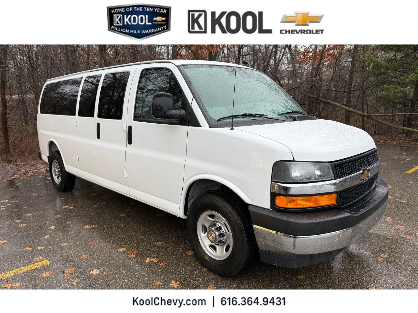 2025 Chevrolet Express Passenger 1LT