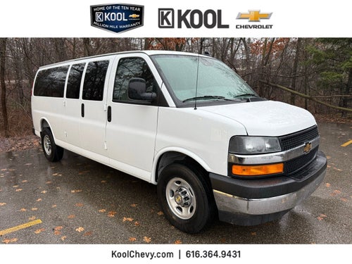 2025 Chevrolet Express Passenger 1LT