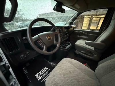 2025 Chevrolet Express Passenger 1LT