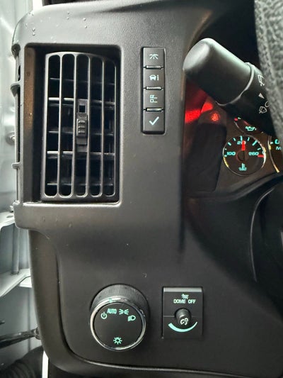 2025 Chevrolet Express Passenger 1LT