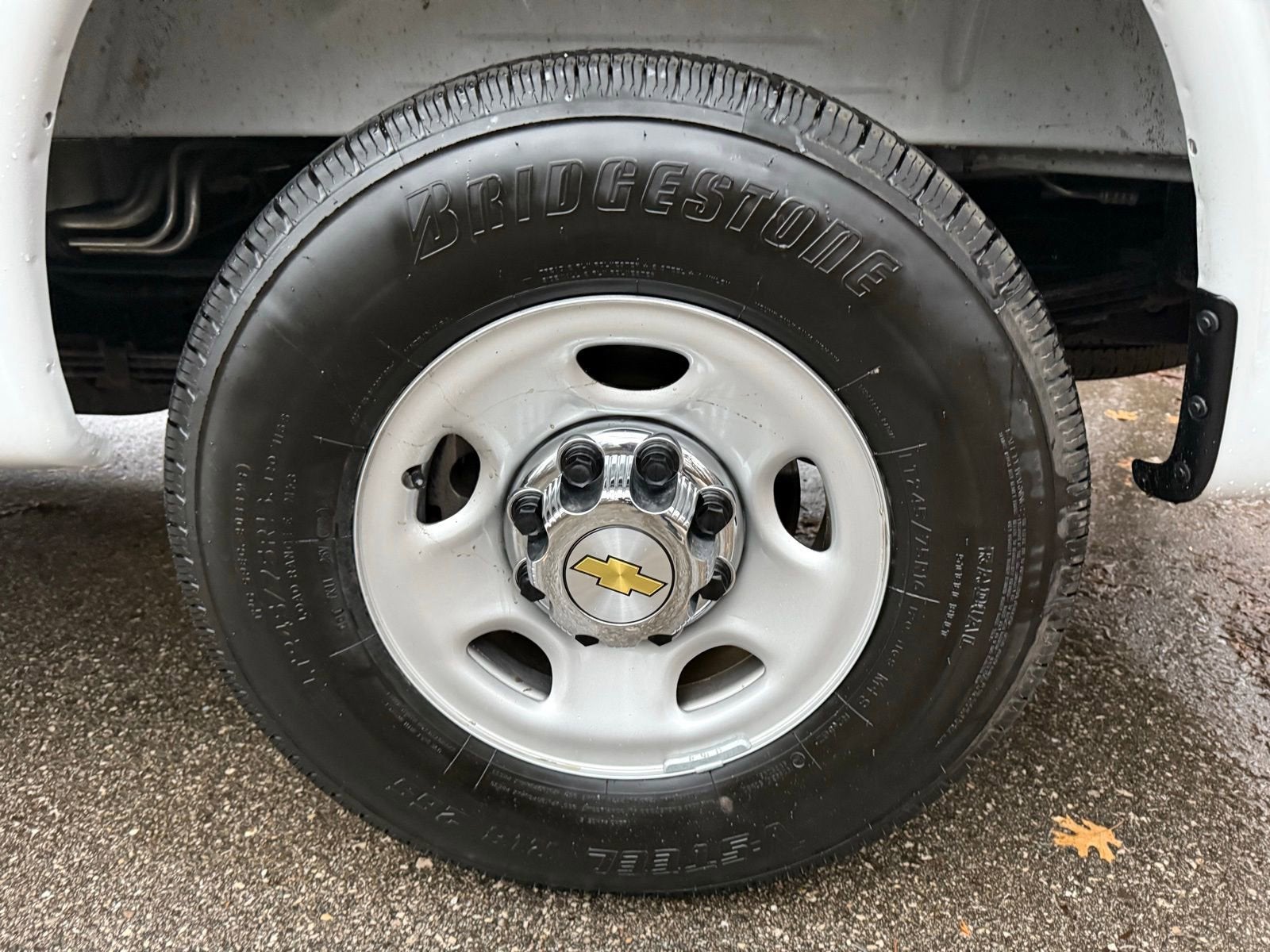 2025 Chevrolet Express Passenger 1LT