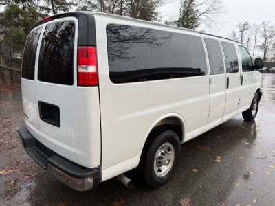 2025 Chevrolet Express Passenger 1LT