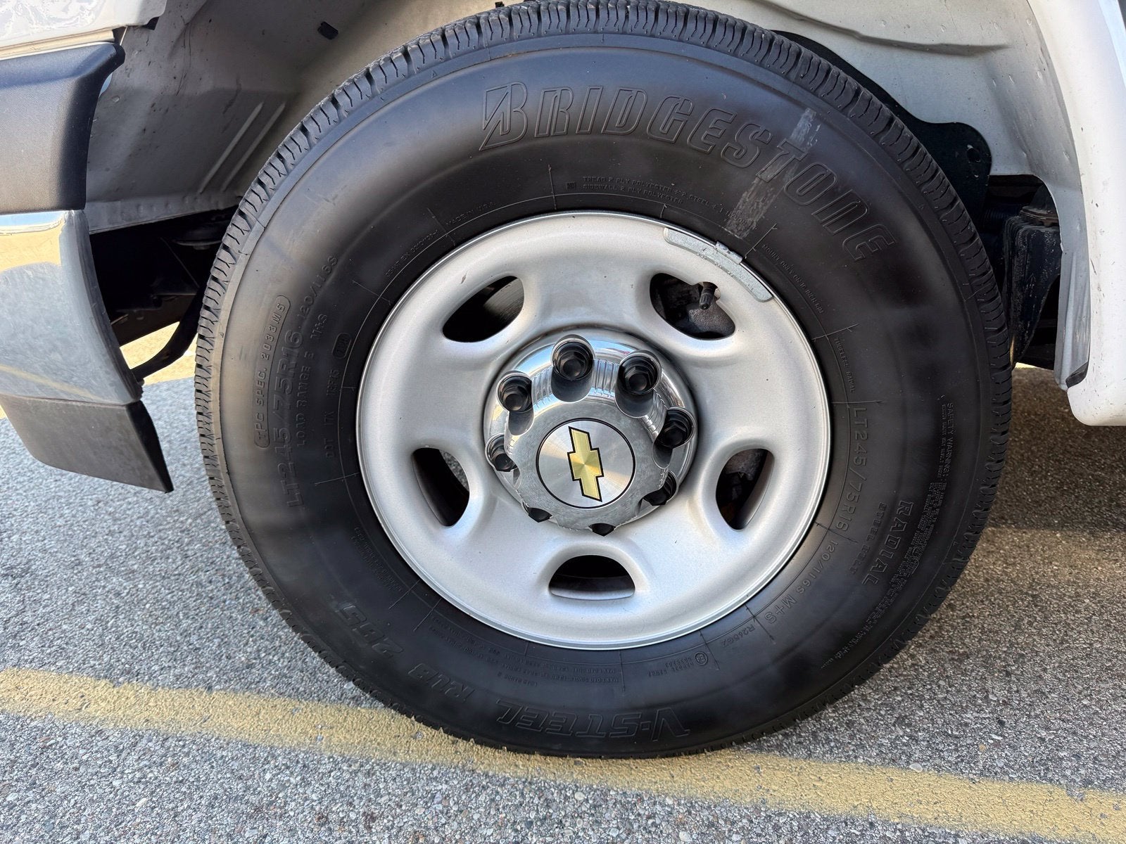2025 Chevrolet Express Passenger 1LT