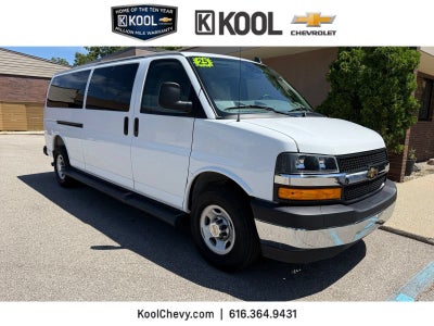 2025 Chevrolet Express Passenger 1LT