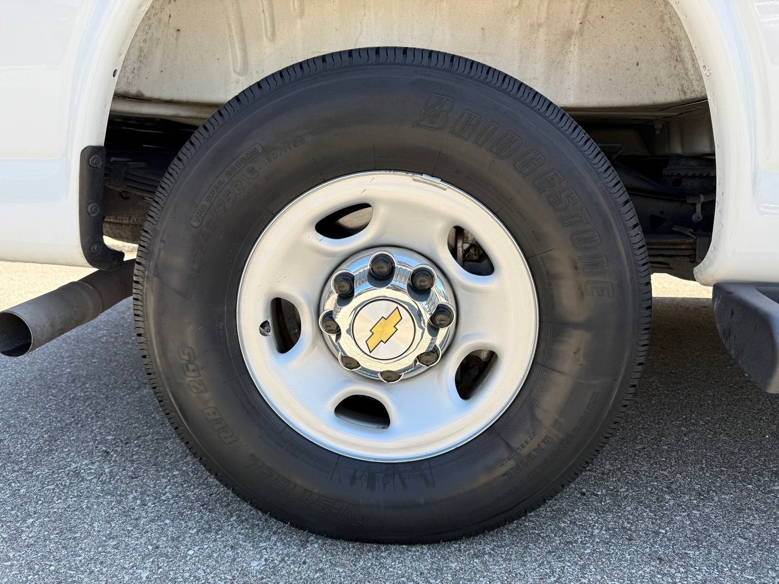 2025 Chevrolet Express Passenger 1LT