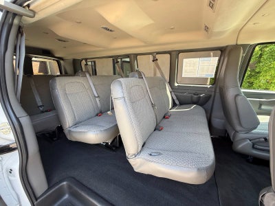 2025 Chevrolet Express Passenger 1LT