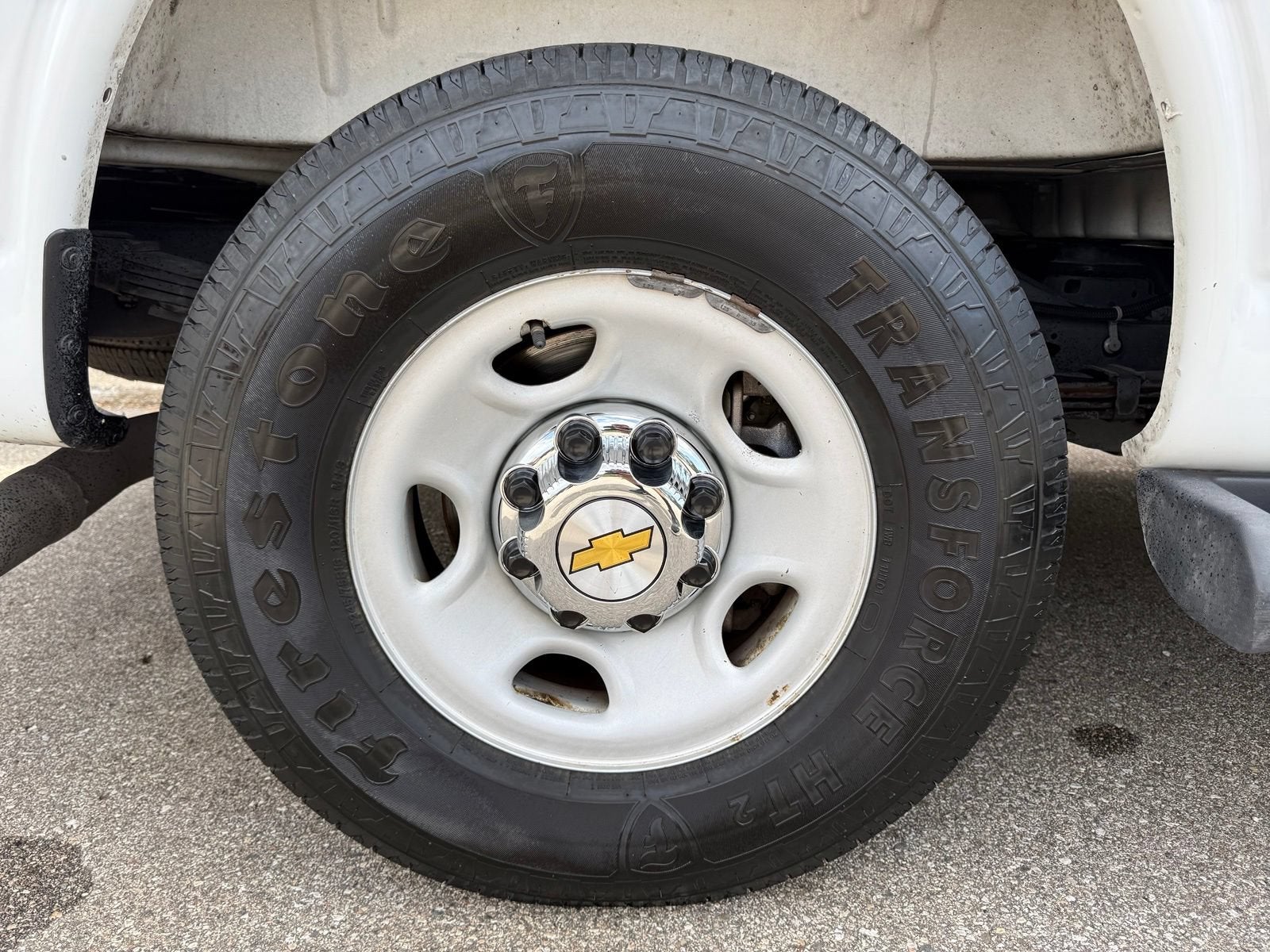 2025 Chevrolet Express Passenger 1LT
