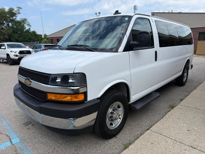 2025 Chevrolet Express Passenger 1LT