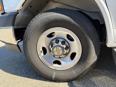 2025 Chevrolet Express Passenger 1LT