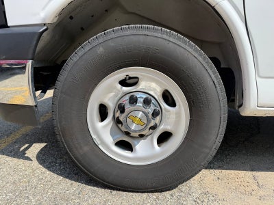2024 Chevrolet Express Passenger 3500 1LT