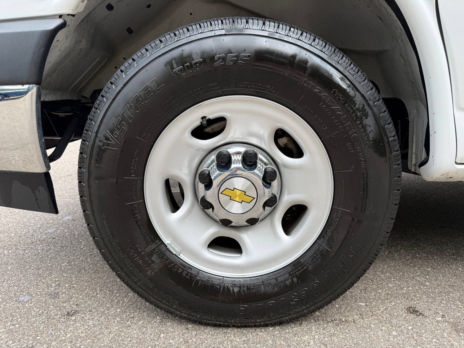 2024 Chevrolet Express Passenger 3500 1LT