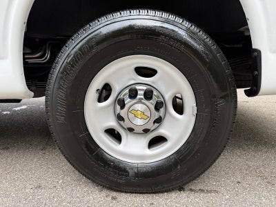 2024 Chevrolet Express Passenger 3500 1LT