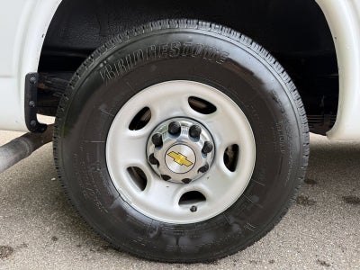 2024 Chevrolet Express Passenger 3500 1LT