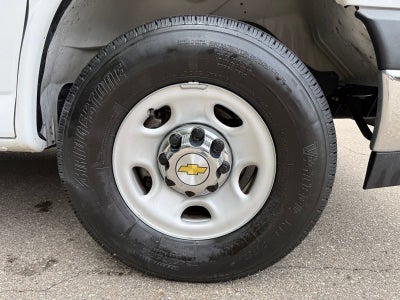 2024 Chevrolet Express Passenger 3500 1LT