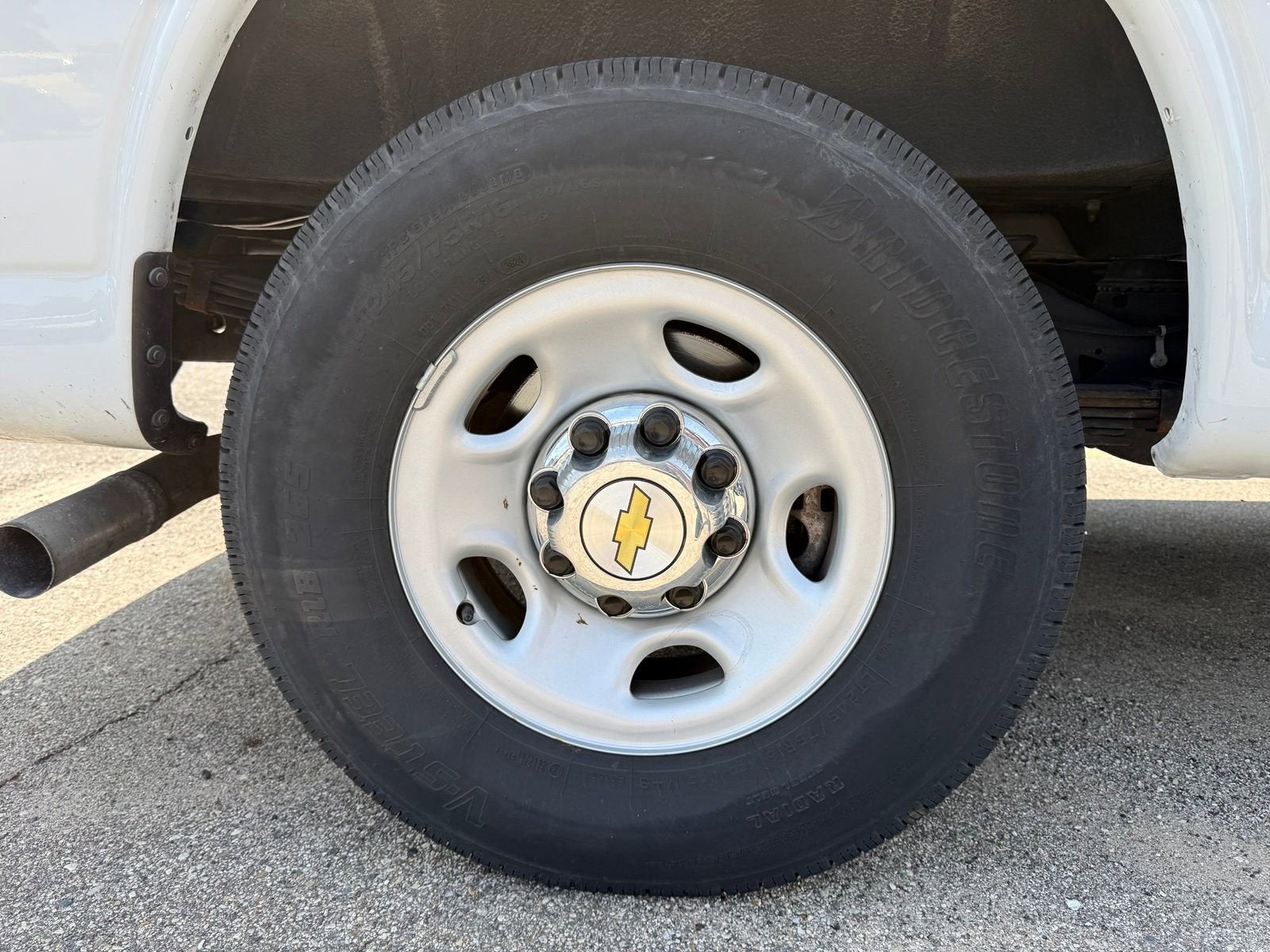 2024 Chevrolet Express Passenger 3500 1LT