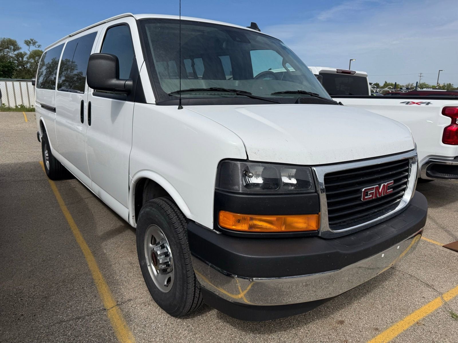 2025 GMC Savana Passenger LT