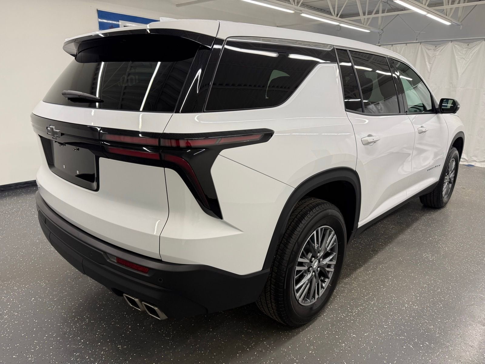 2024 Chevrolet Traverse LS