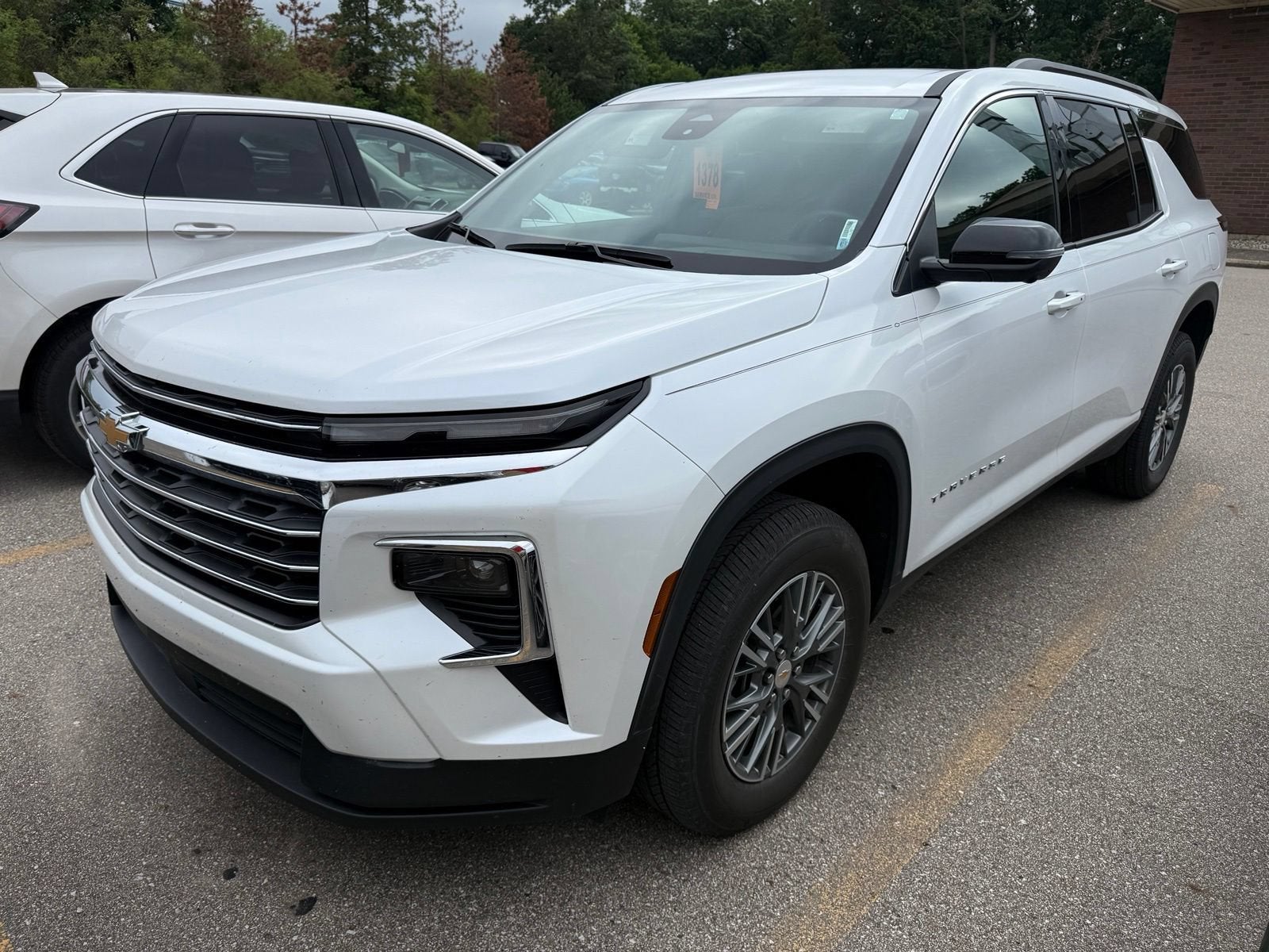 2024 Chevrolet Traverse LT