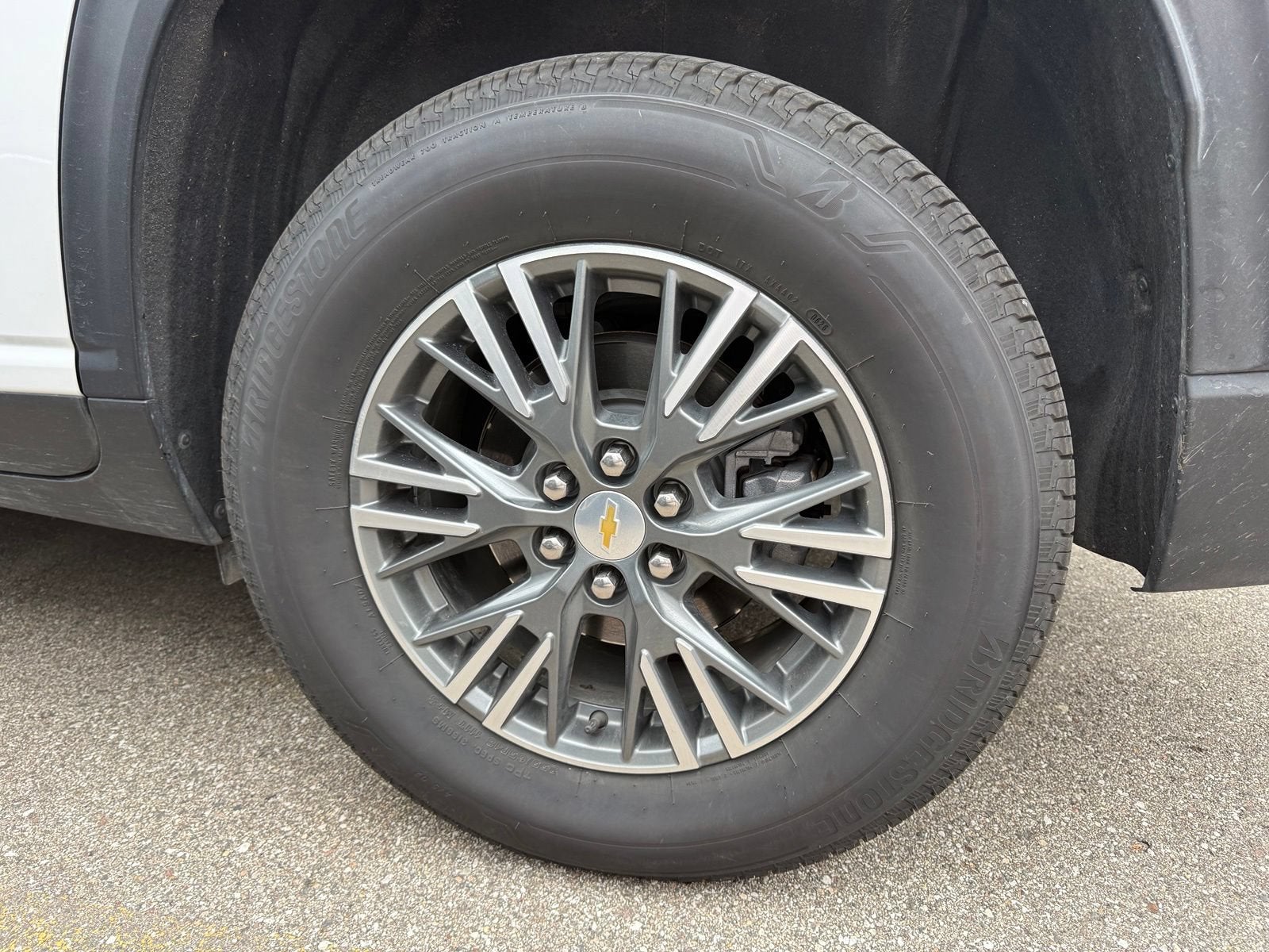 2024 Chevrolet Traverse LT