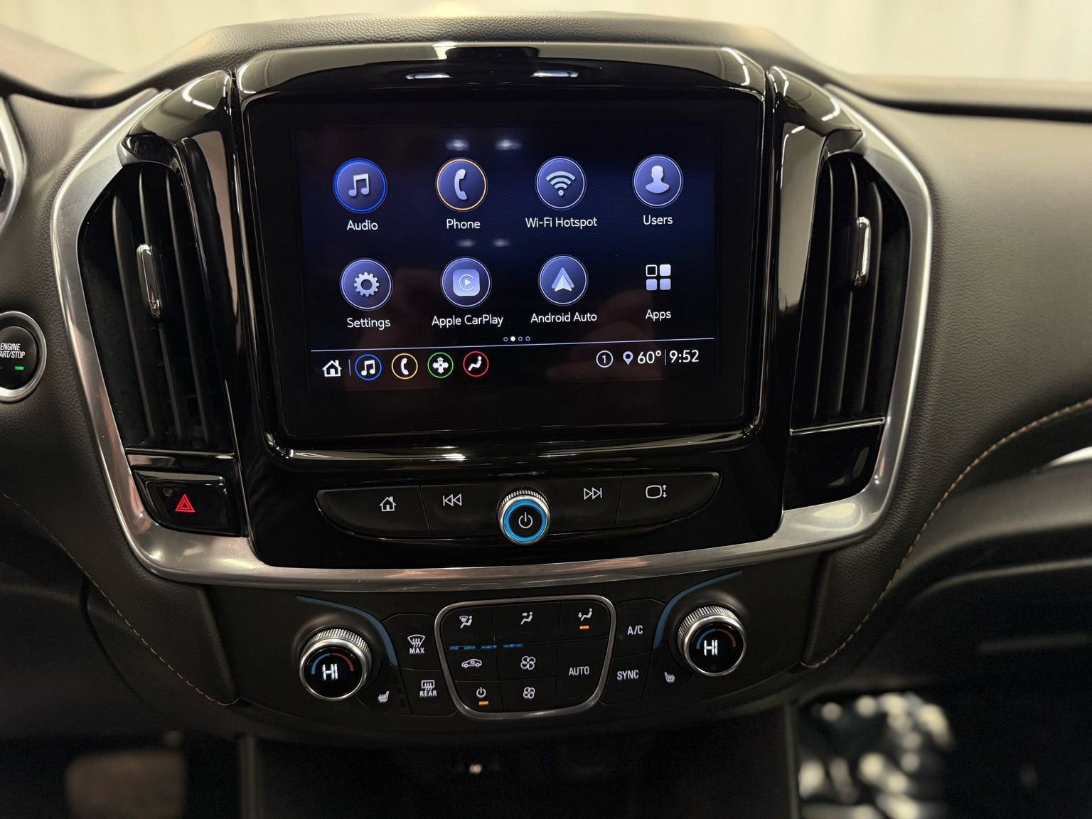 2020 Chevrolet Traverse LT Cloth