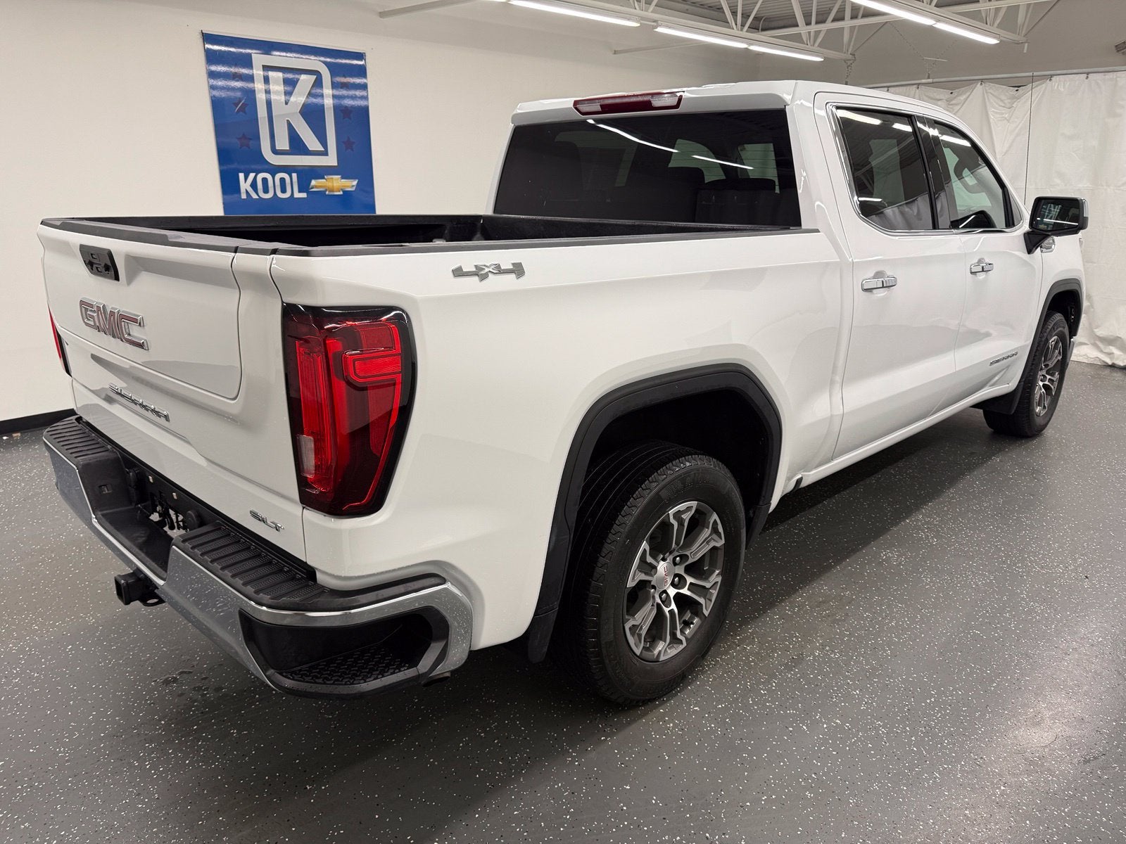 2025 GMC Sierra 1500 SLT