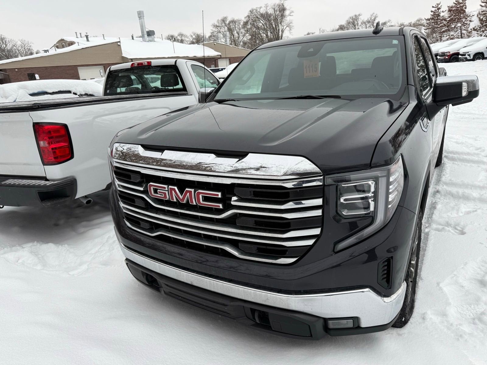 2025 GMC Sierra 1500 SLT