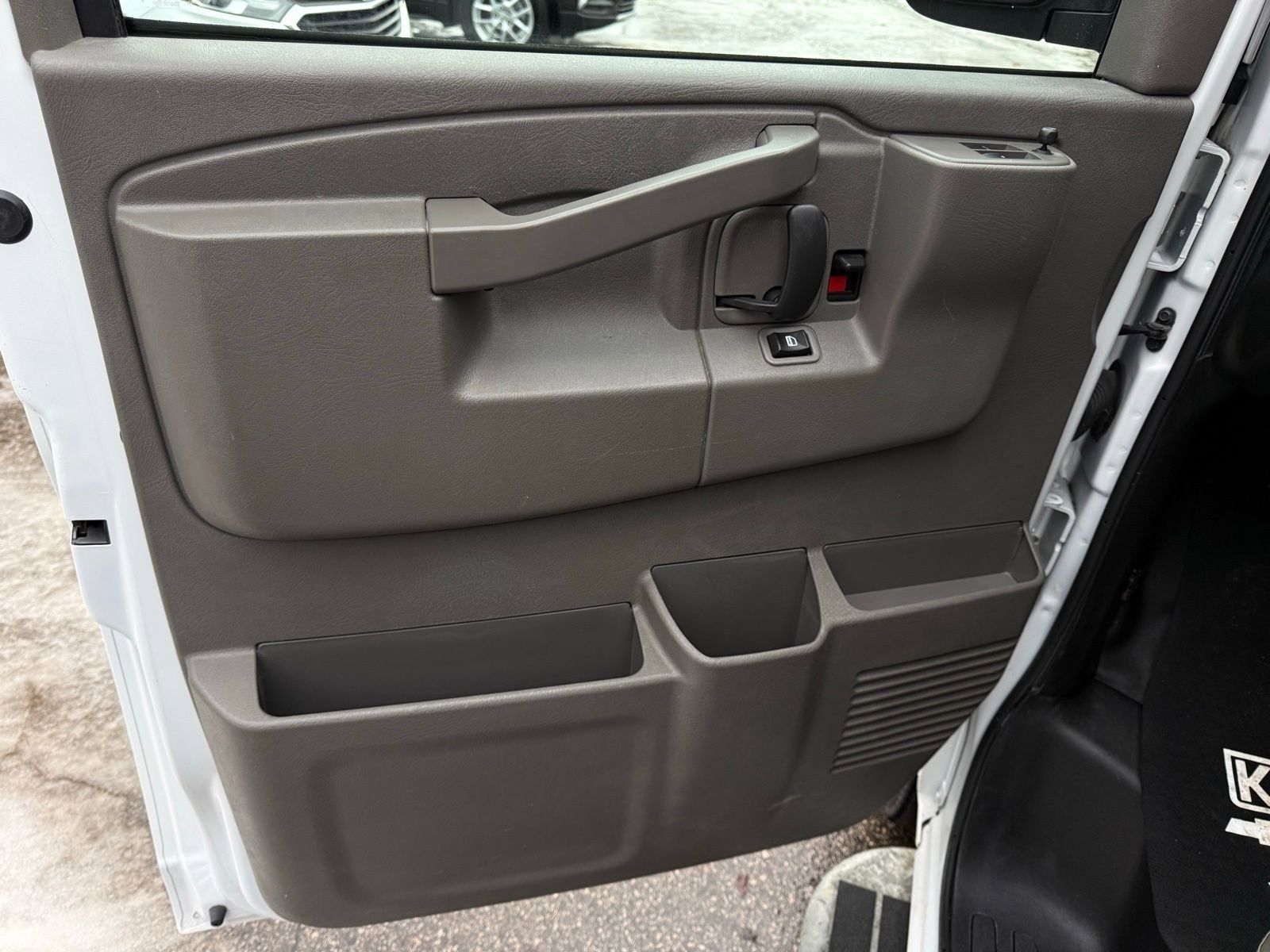 2023 GMC Savana Cargo 2500 Work Van