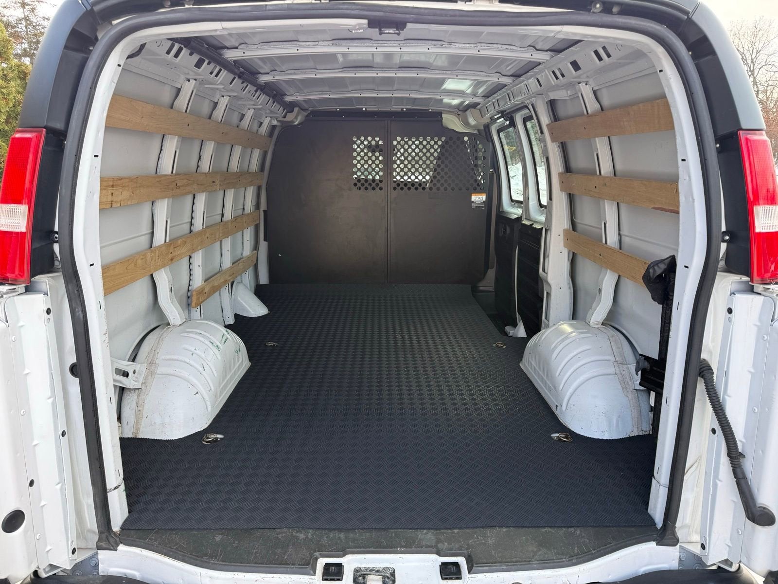 2023 GMC Savana Cargo 2500 Work Van