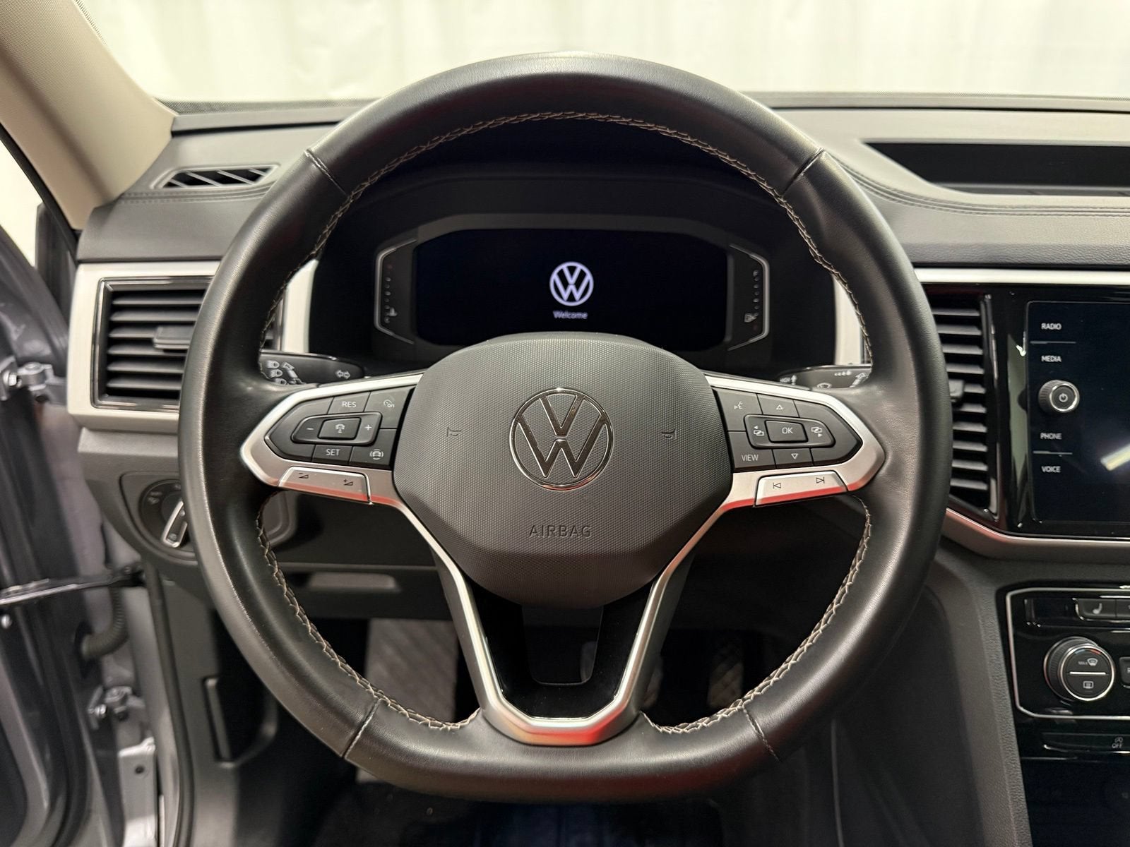 2022 Volkswagen Atlas 3.6L V6 SE w/Technology