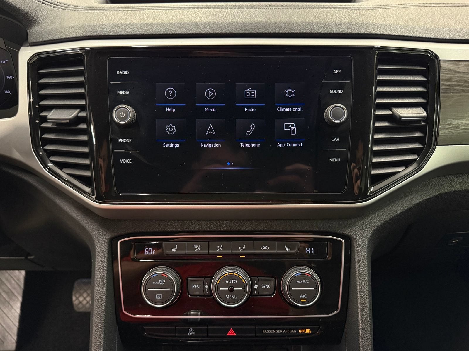 2022 Volkswagen Atlas 3.6L V6 SE w/Technology