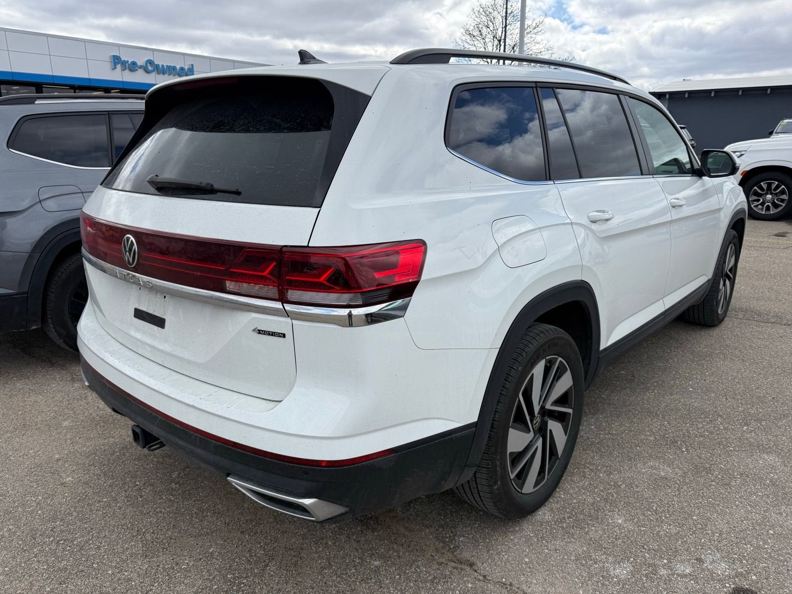 2025 Volkswagen Atlas 2.0T SE w/Technology
