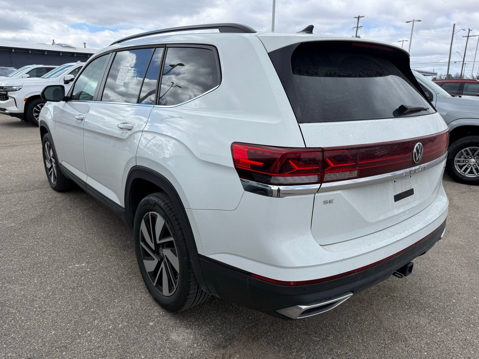 2025 Volkswagen Atlas 2.0T SE w/Technology