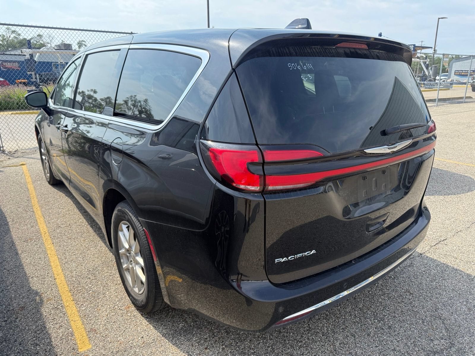 2025 Chrysler Pacifica Select