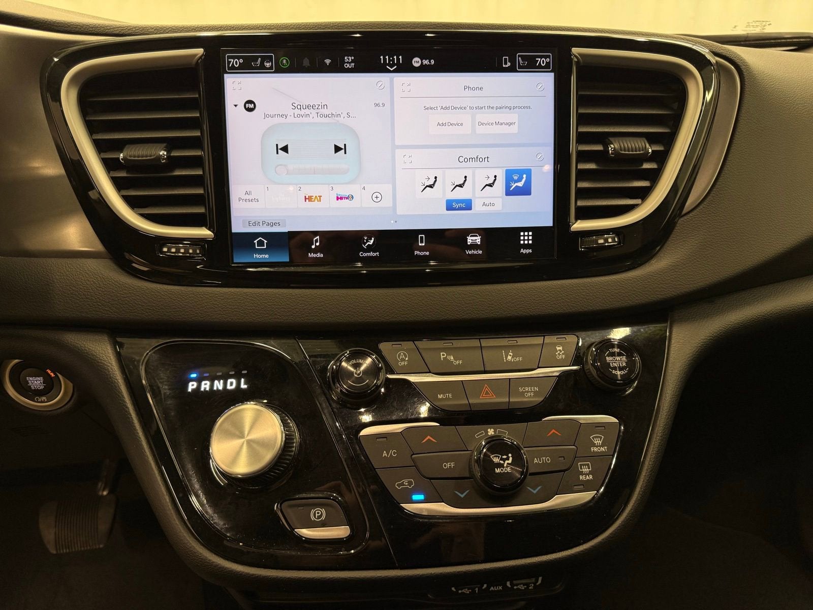 2025 Chrysler Pacifica Select