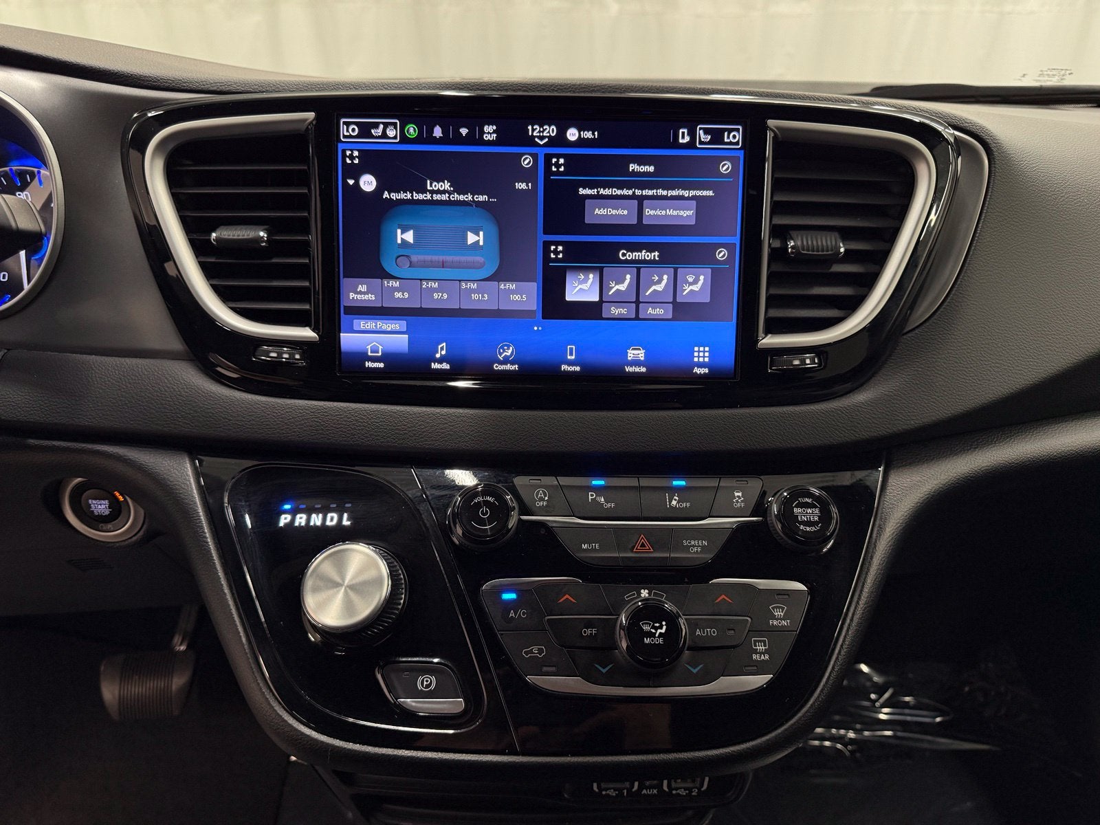 2025 Chrysler Pacifica Select