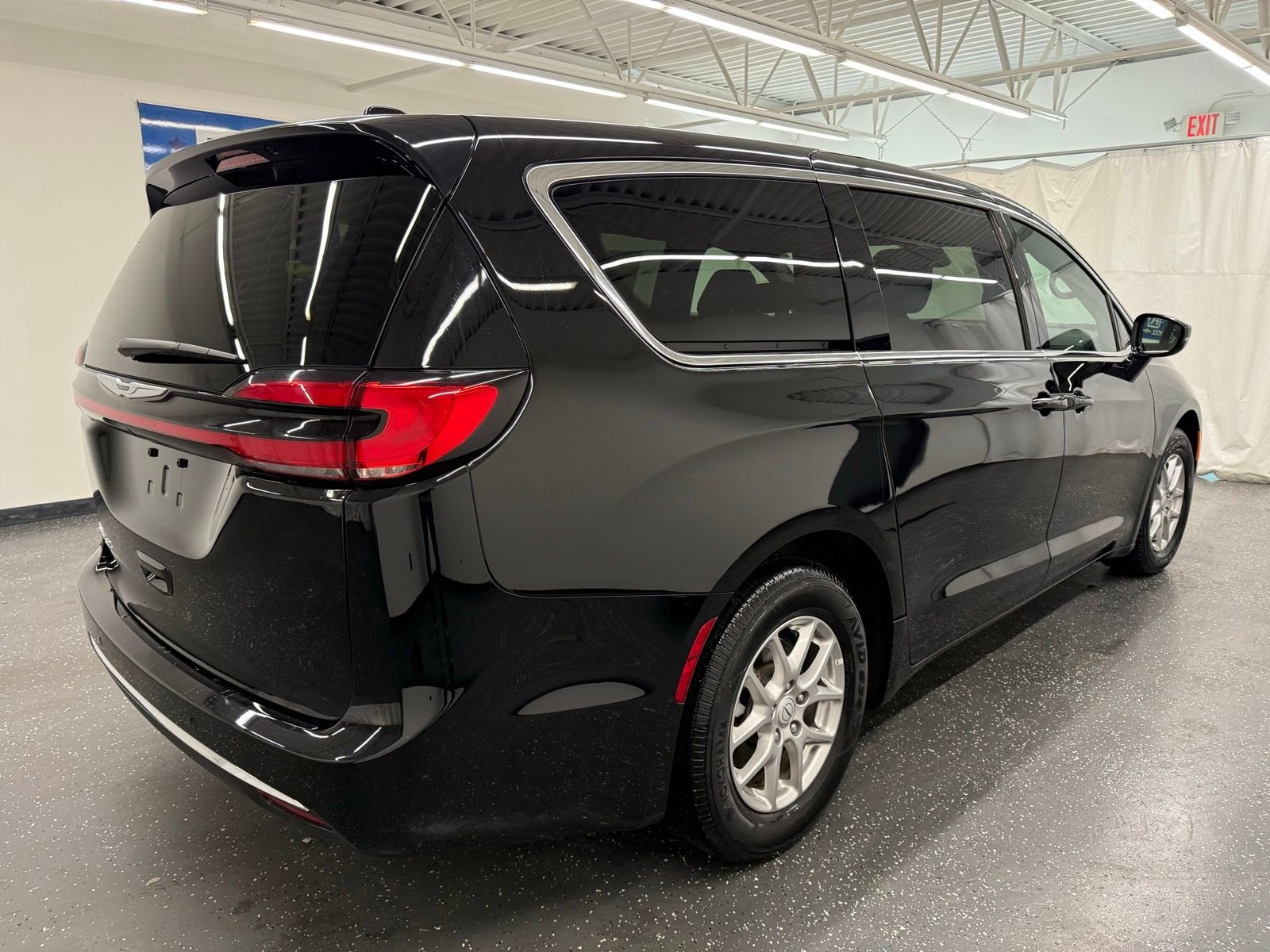 2025 Chrysler Pacifica Select