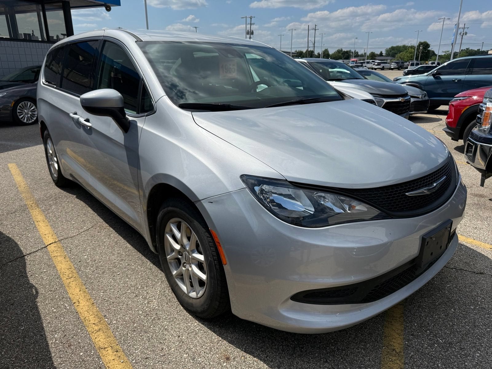 2023 Chrysler Voyager LX