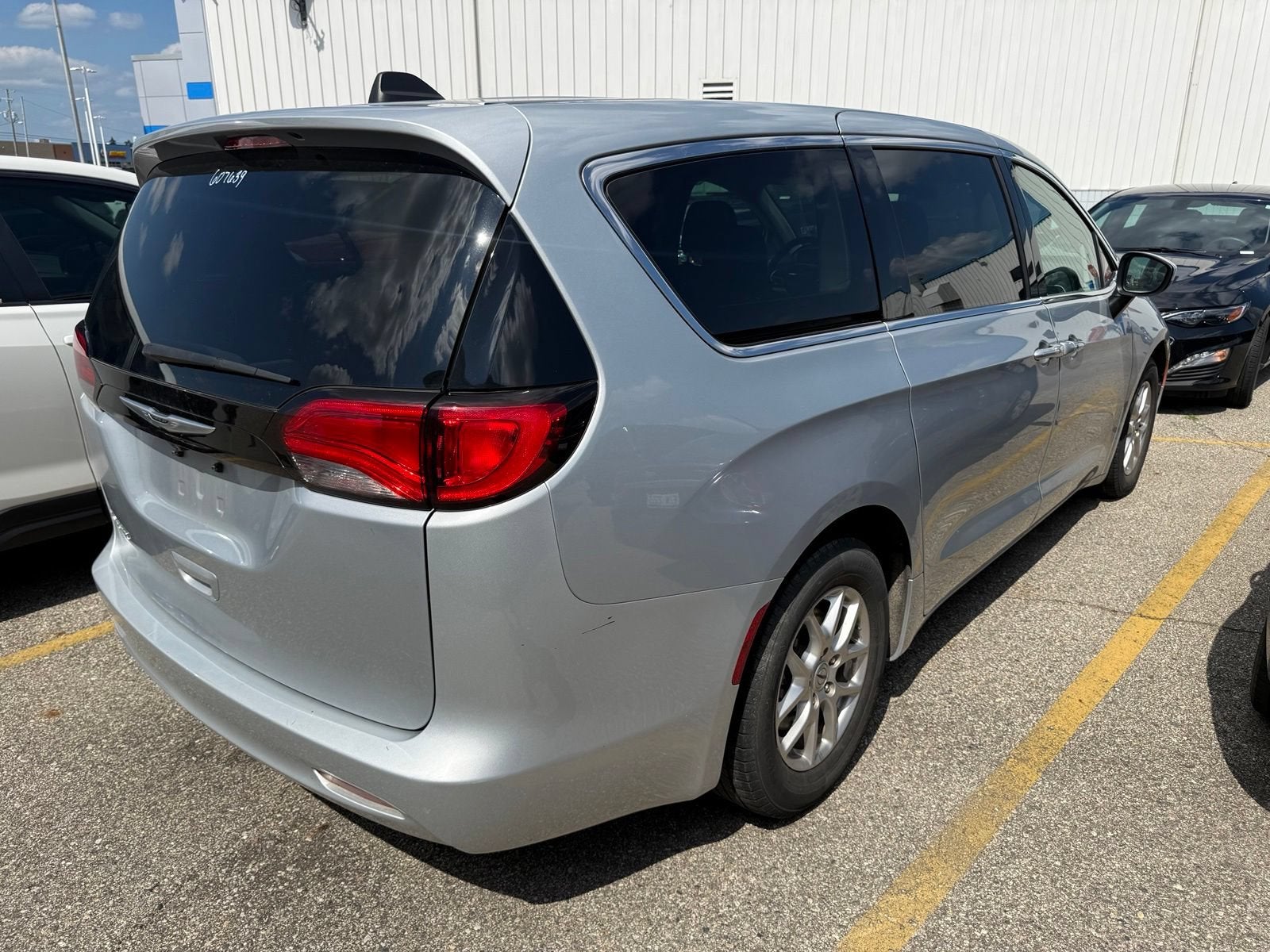 2023 Chrysler Voyager LX