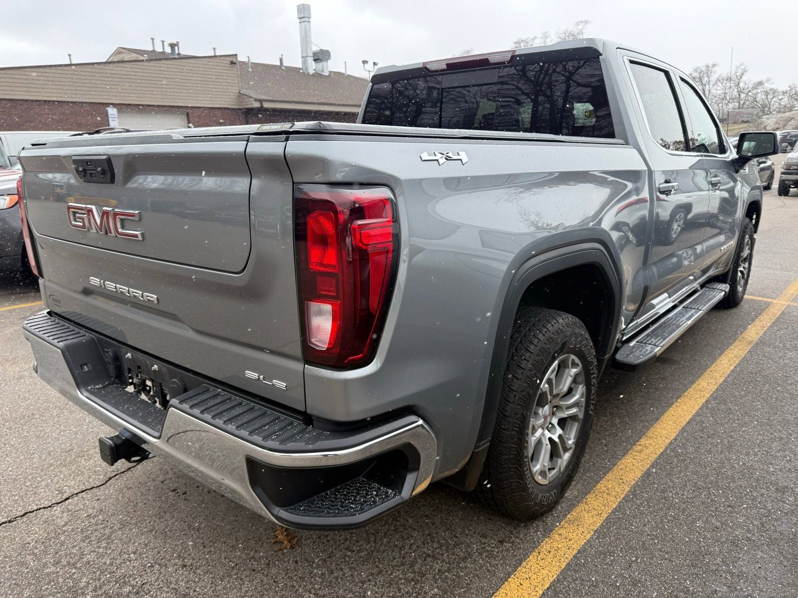 2024 GMC Sierra 1500 SLE