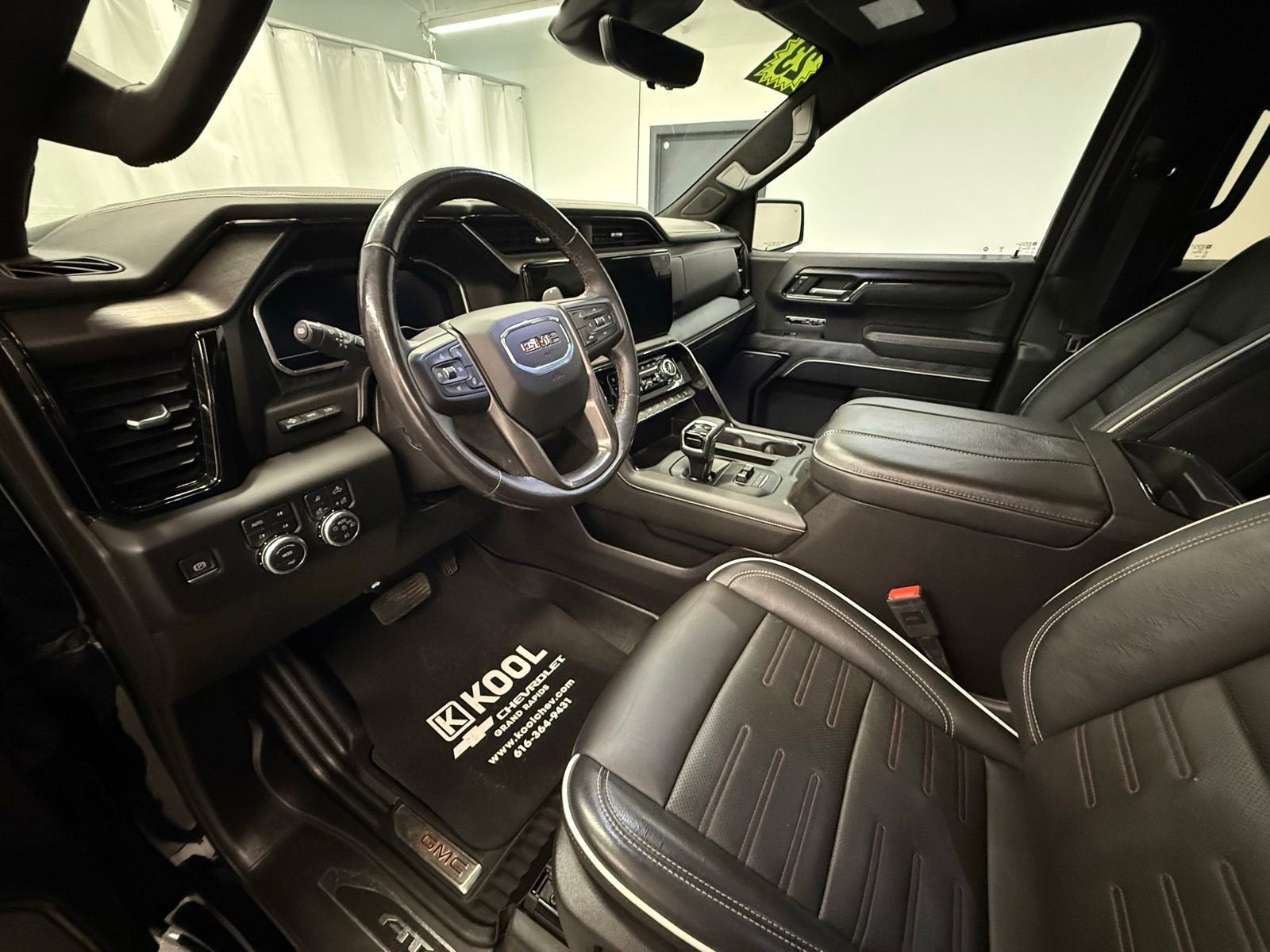 2023 GMC Sierra 1500 AT4X