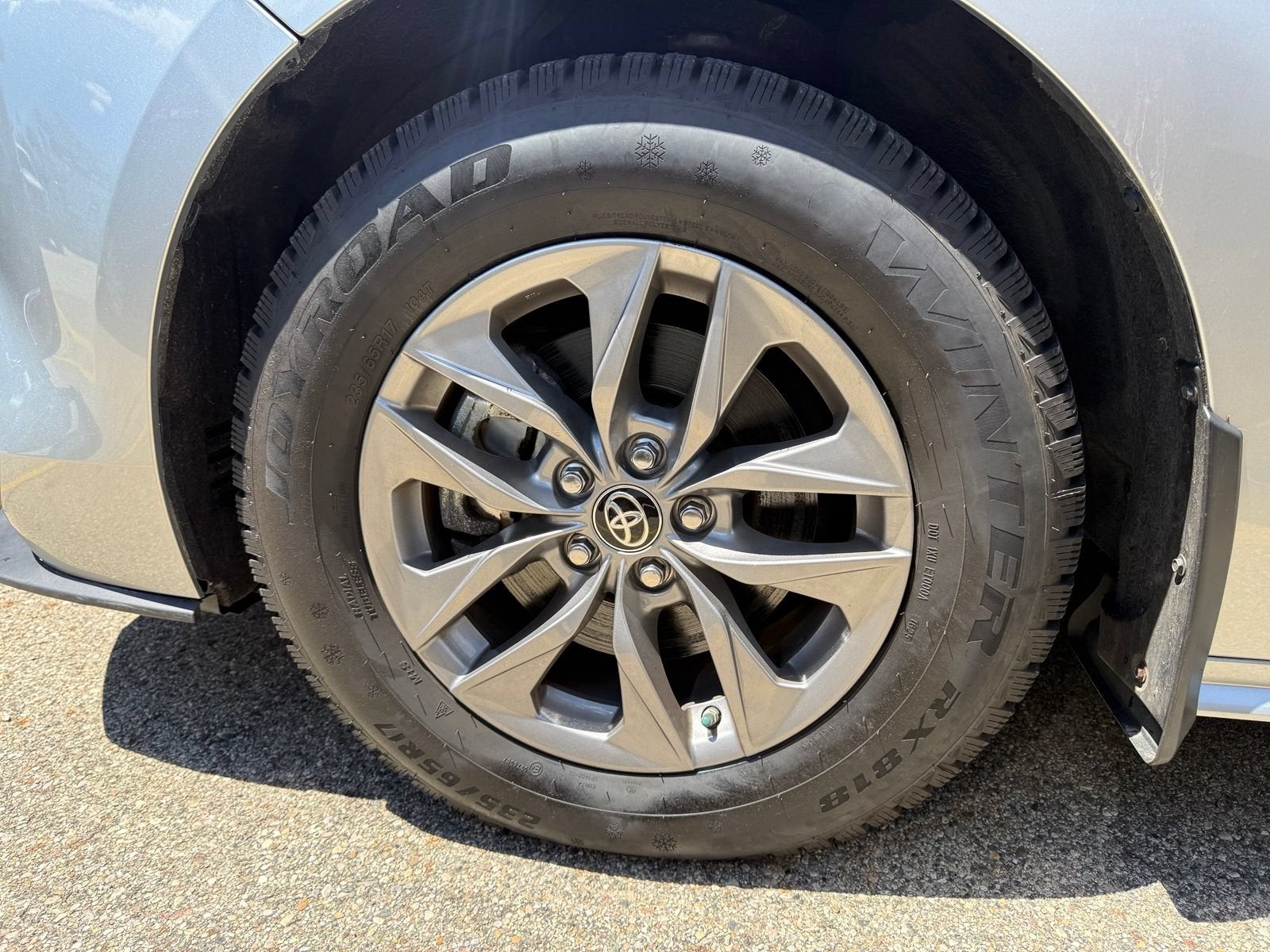 2024 Toyota Sienna LE