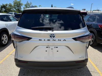 2024 Toyota Sienna LE