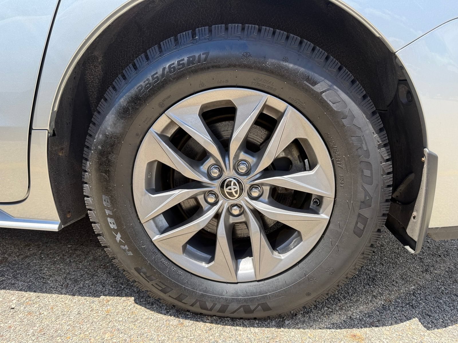 2024 Toyota Sienna LE