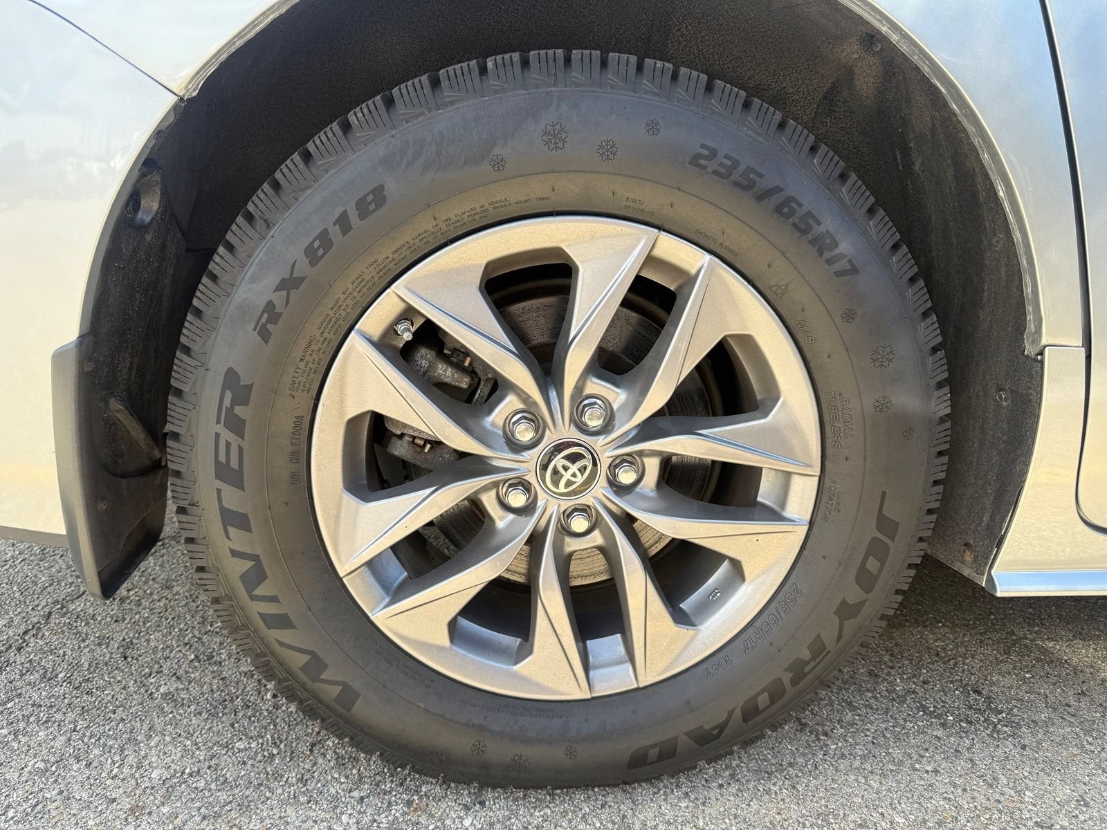 2024 Toyota Sienna LE