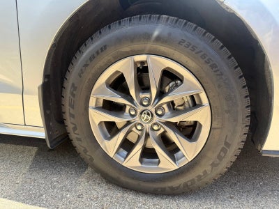 2024 Toyota Sienna LE