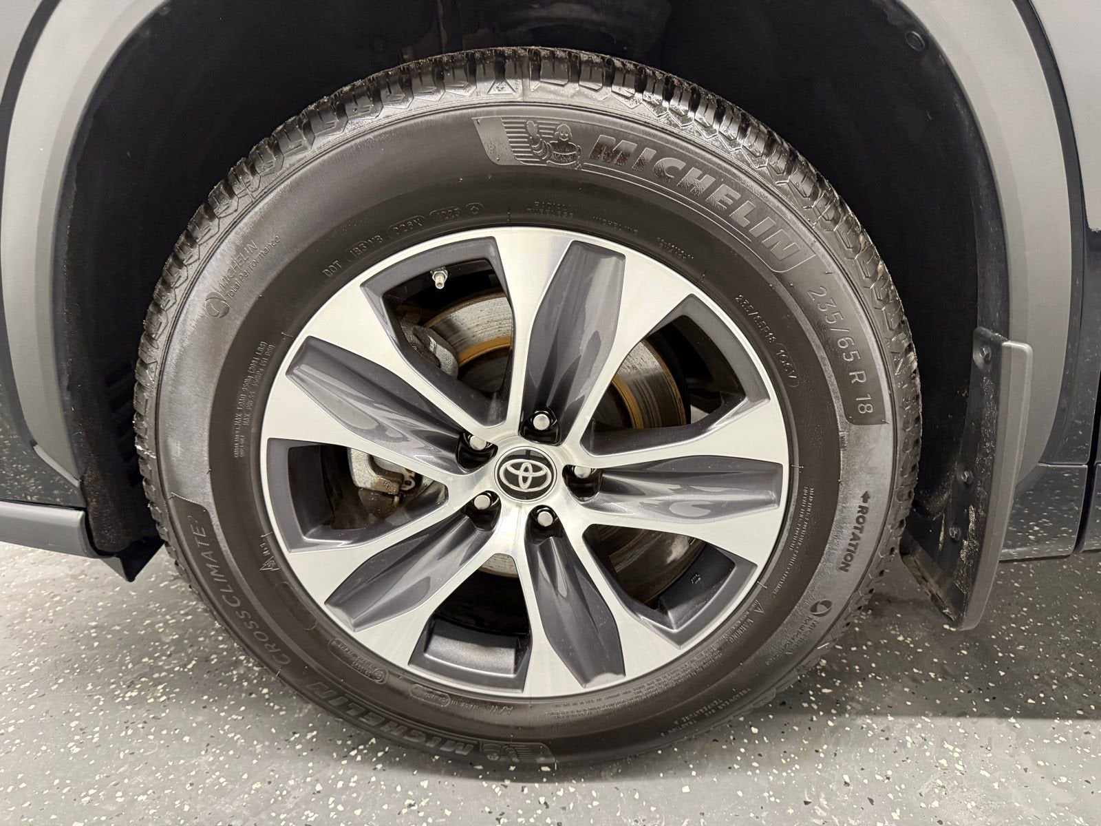 2023 Toyota Highlander Hybrid XLE